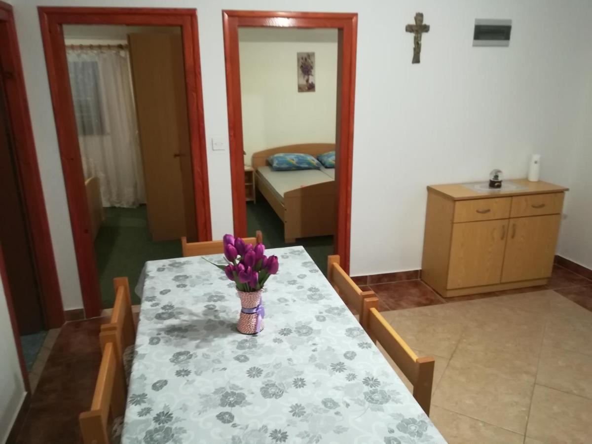 Apartman Borosa Vir Exterior foto